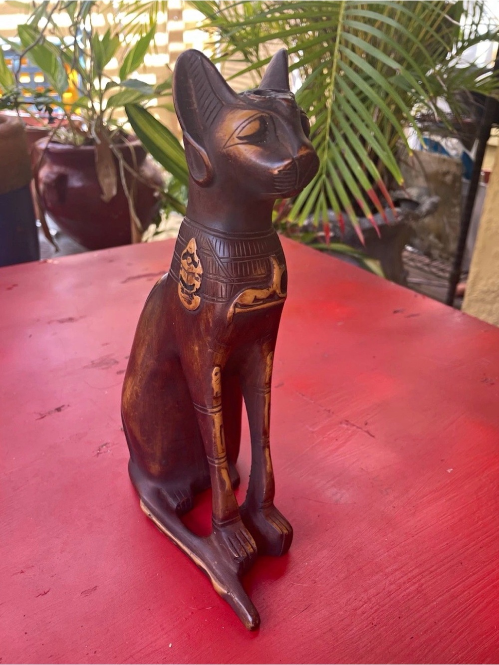 Decorative Antique Egyptian Bastet Statue Carving with Scarab